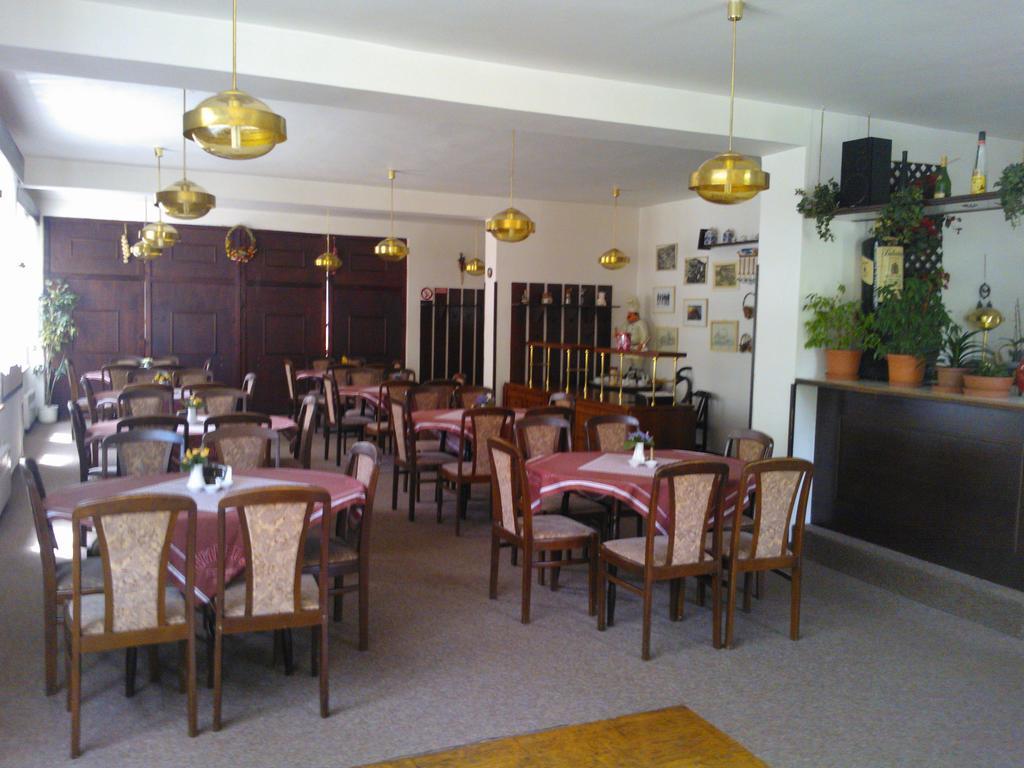 Hotel Hela Pec pod Snezkou Esterno foto